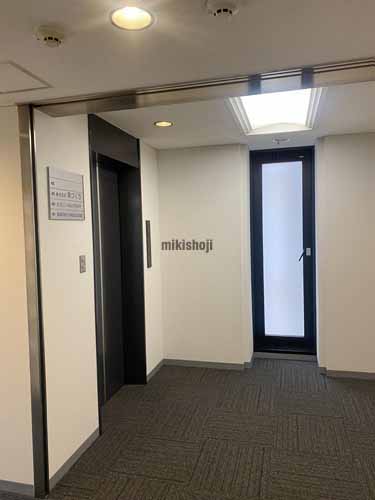 リバービュー北浜 エレベーターホール1