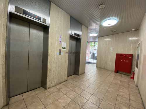 明大ビル エントランス3