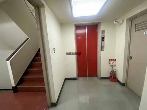 寿楽ビル エレベーターホール1