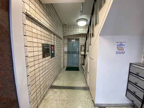 上島ビル エントランス2