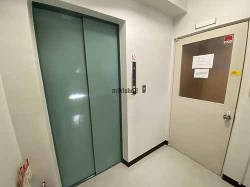 上島ビル エレベーターホール1