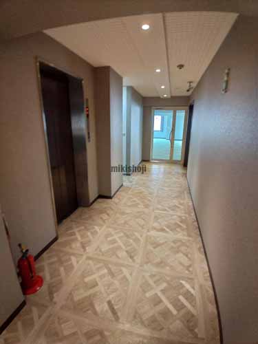 秀和ビル エントランス1