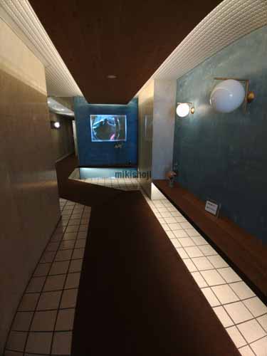 秀和ビル エントランス2