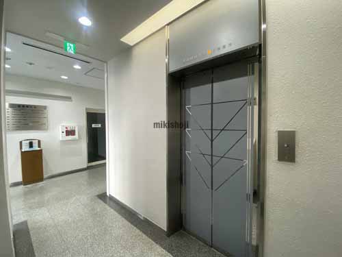 桜橋西ビル エントランス2