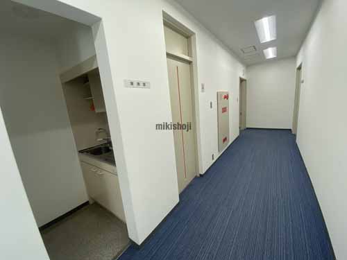 桜橋西ビル エレベーターホール2