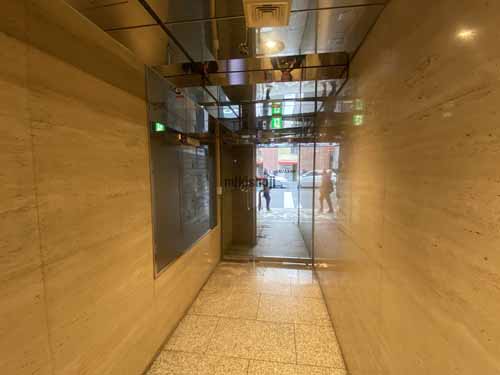 若杉東梅田ビル エントランス2