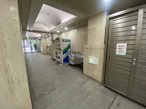 ＳＵＲＥ堂島ビル エントランス4