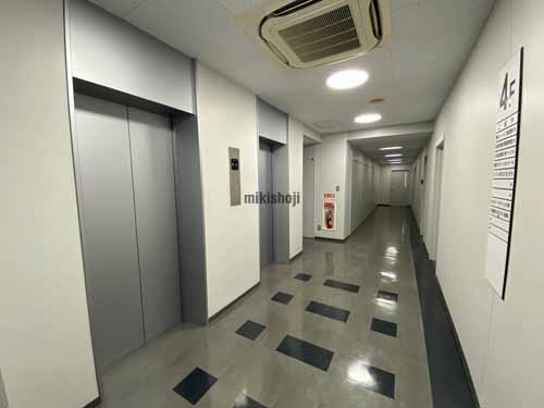 シヨーレイビル エレベーターホール2