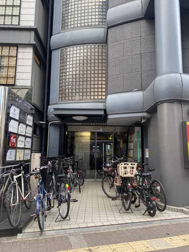 ＣＯＭＯＤＯ梅田ビル エントランス1