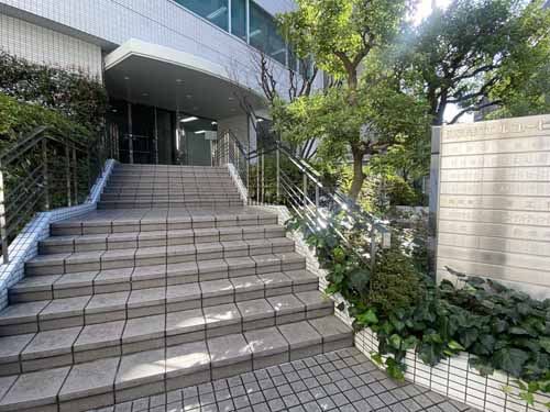 東洋紡エルユービル エントランス4