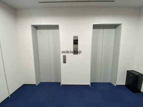 東洋紡エルユービル エレベーターホール3