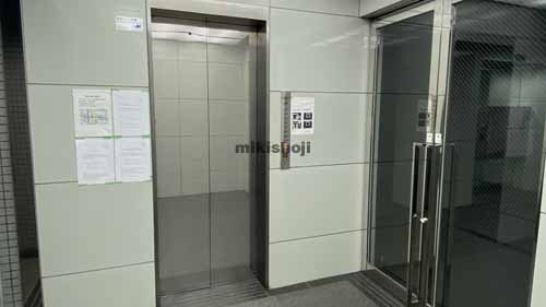 南森町周辺のオクタス西天満ビル エントランス4