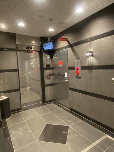 山中ビル エントランス5