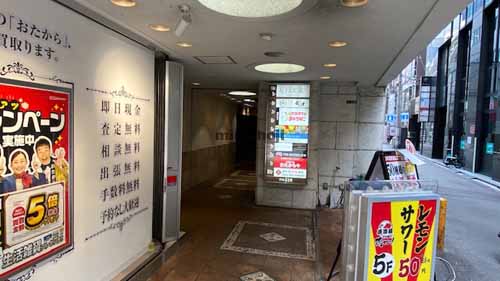 チロル茶屋町ビル エントランス4