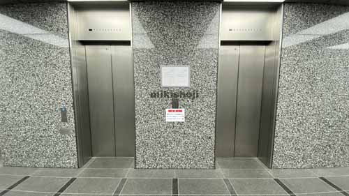 井門江坂駅前ビル エントランス3