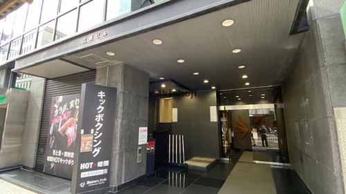 江坂ビル エントランス3