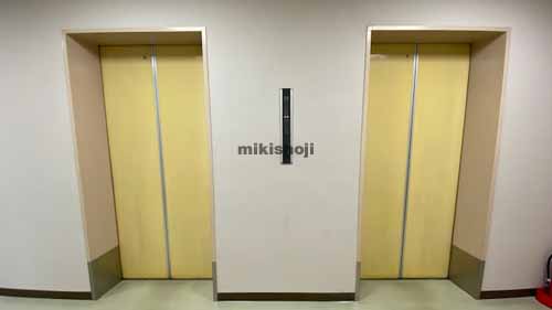 江坂ビル エレベーターホール1