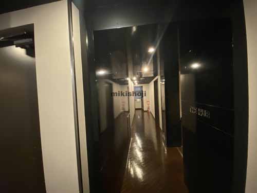 エクラート江坂ビル エレベーターホール3