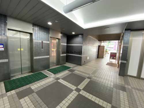 西谷東急ビル エントランス1