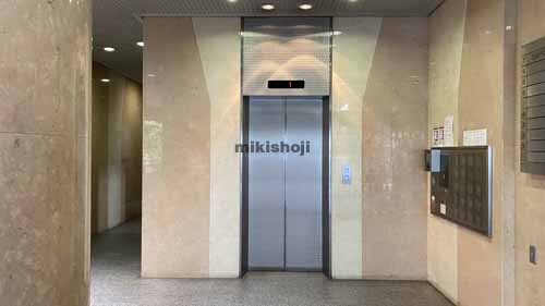 プレシデントビル エントランス2