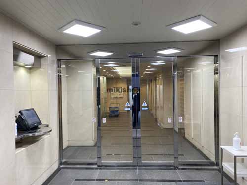 大阪ＢＸビル エントランス6