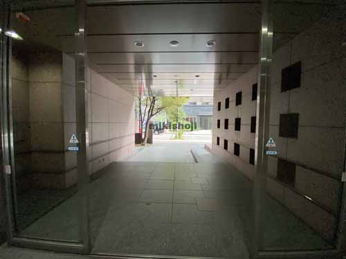 平野町髙橋ビル エントランス2