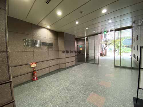 平野町髙橋ビル エントランス3