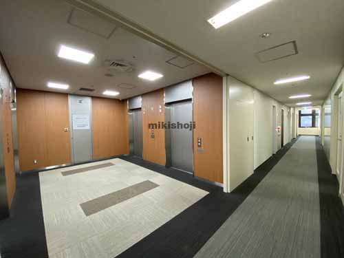 南船場ハートビル エレベーターホール2