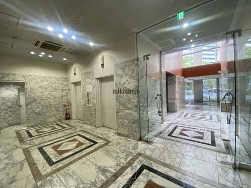 パールグレイビル エントランス6