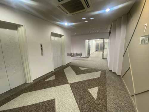 パールグレイビル エレベーターホール1