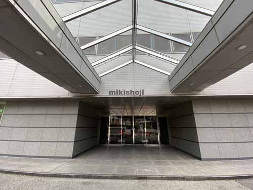 豊中市の第一火災千里中央ビル エントランス3