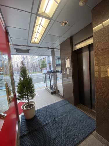 淀屋橋平井ビル エントランス3