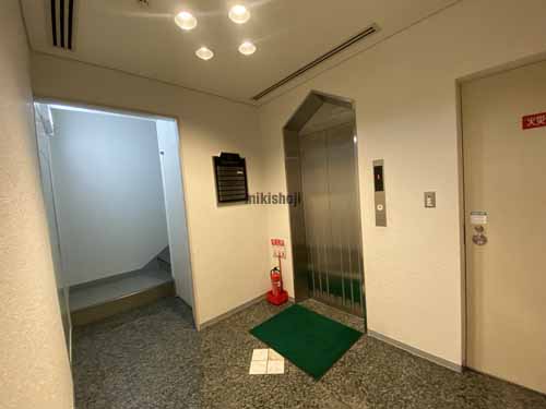 桜橋上島ビル エレベーターホール1