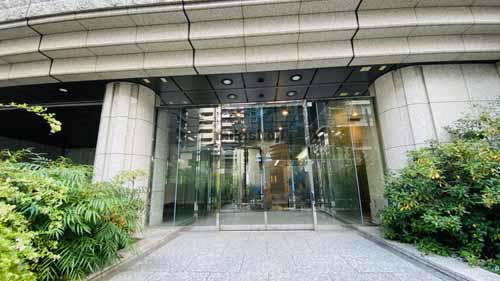 中央博労町ビル エントランス1