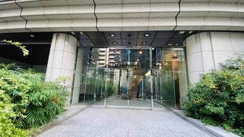 中央博労町ビル エントランス2