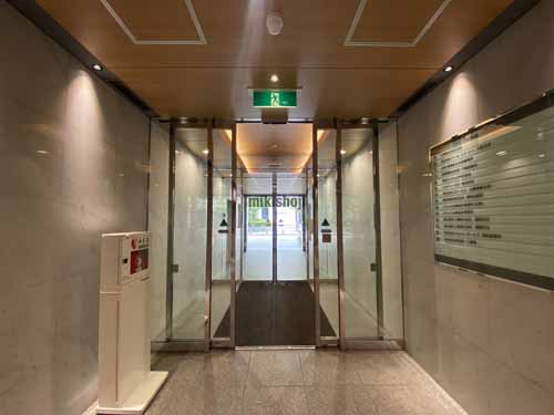 北ビル エントランス2