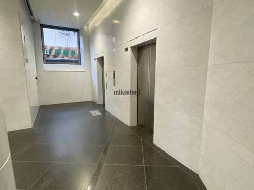 阪急ファイブアネックス エントランス3