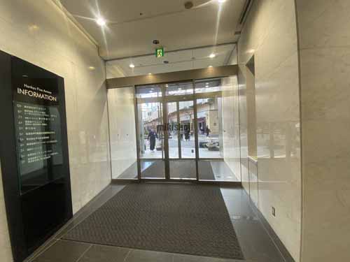 阪急ファイブアネックス エントランス5