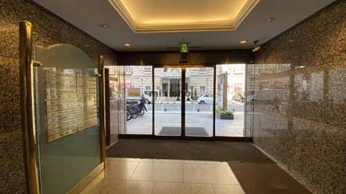 東道ビル エントランス1