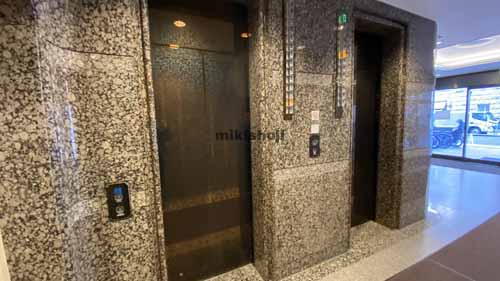 東道ビル エントランス2