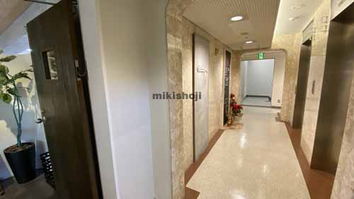 東道ビル エレベーターホール1