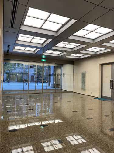 京阪神淀屋橋ビル エントランス1