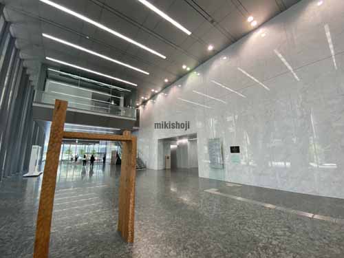 明治安田生命大阪御堂筋ビル エントランス9