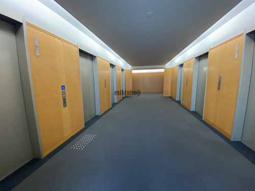 明治安田生命大阪御堂筋ビル エレベーターホール1