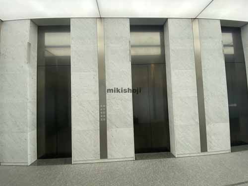 あいおいニッセイ同和損保御堂筋ビル エントランス2