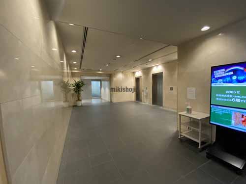 銀泉横堀ビル エントランス2