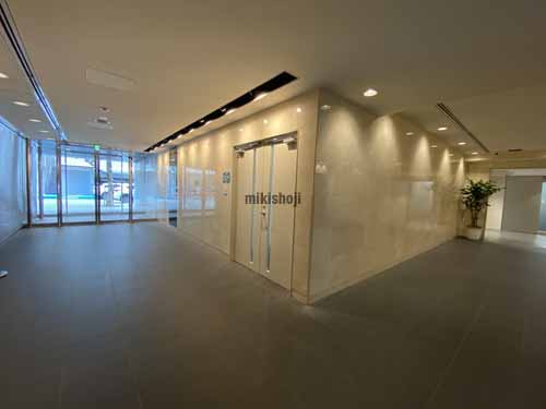 銀泉横堀ビル エントランス3