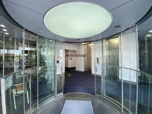 本町センタービル エントランス3