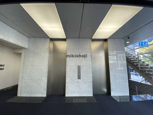 本町センタービル エントランス5