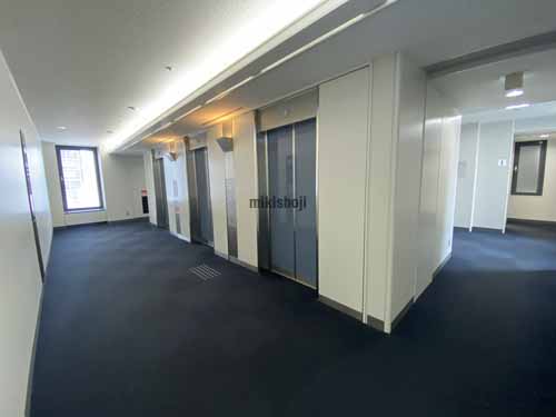淀屋橋ダイビル エレベーターホール1